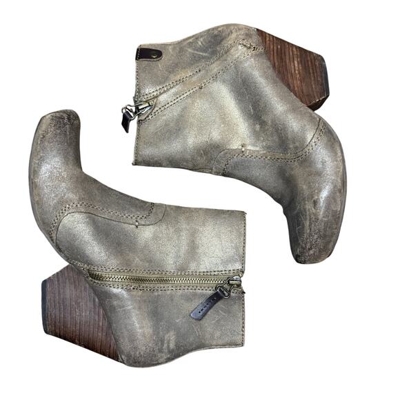 OTBT Ankle Wedge Booties Women’s 8 Distressed Leather Zip Ankle Boots - Picture 1 of 12